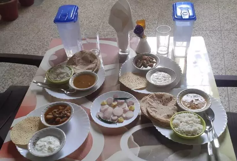 Hotelli Goroomgo Fish King S Gorakhpur