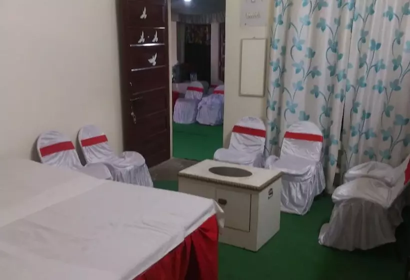 Hotelli Goroomgo Fish King S Gorakhpur