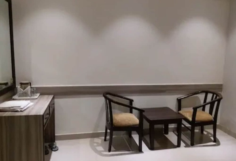 Hotel Goroomgo Pal Regency Ambala