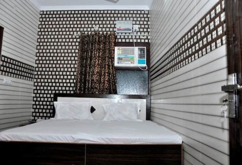 Hotelli Goroomgo Revoli Amritsar