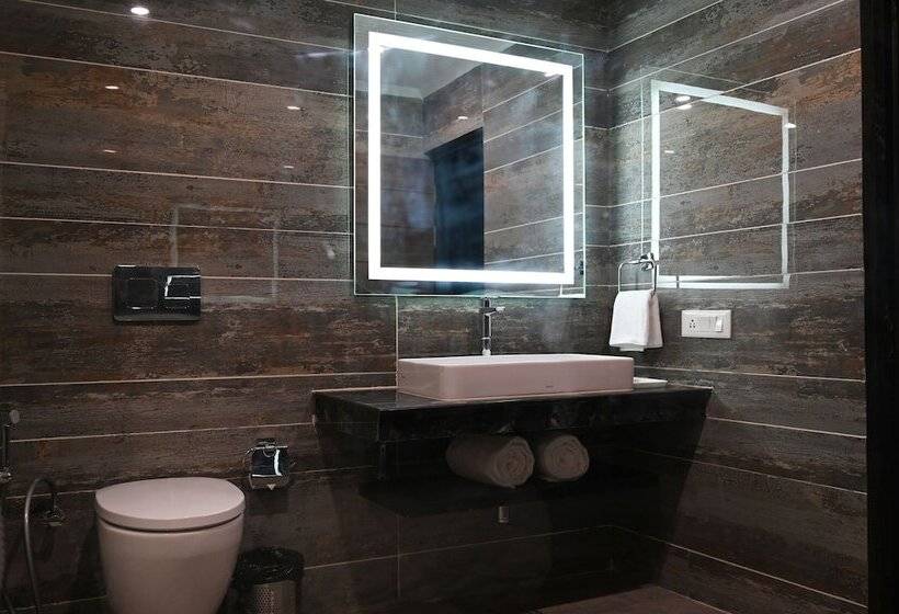 בית מלון כפרי Justa Cliffend Resort & Spa Mashobra