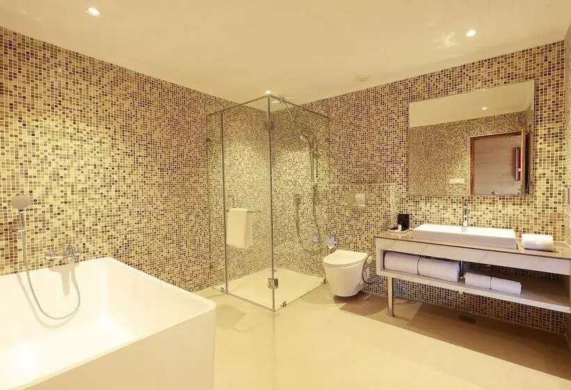 ホテル Justa Cliffend Resort & Spa Mashobra