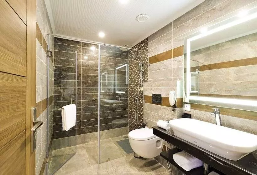 ホテル Justa Cliffend Resort & Spa Mashobra