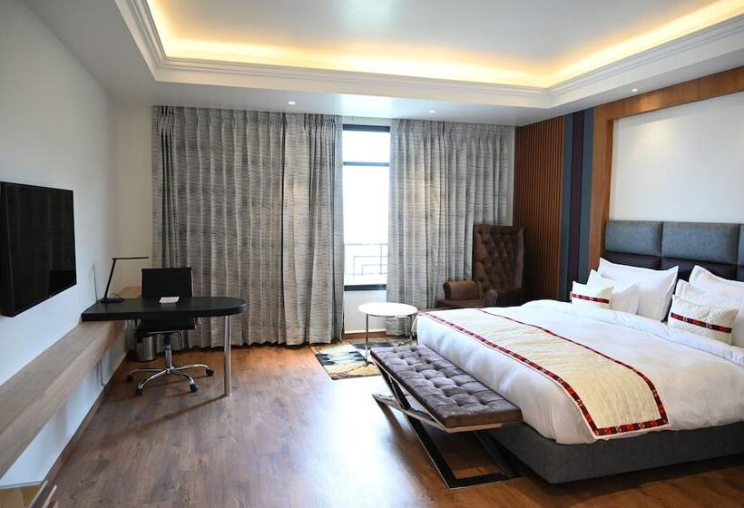 בית מלון כפרי Justa Cliffend Resort & Spa Mashobra