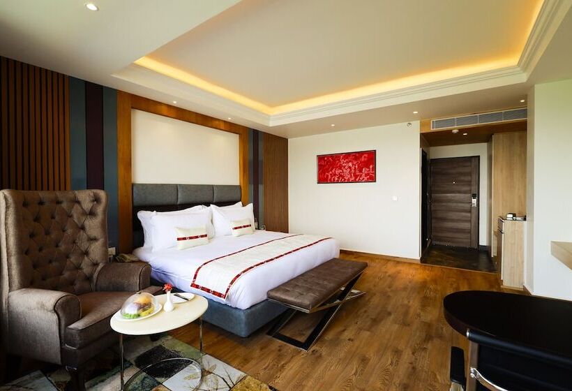 בית מלון כפרי Justa Cliffend Resort & Spa Mashobra