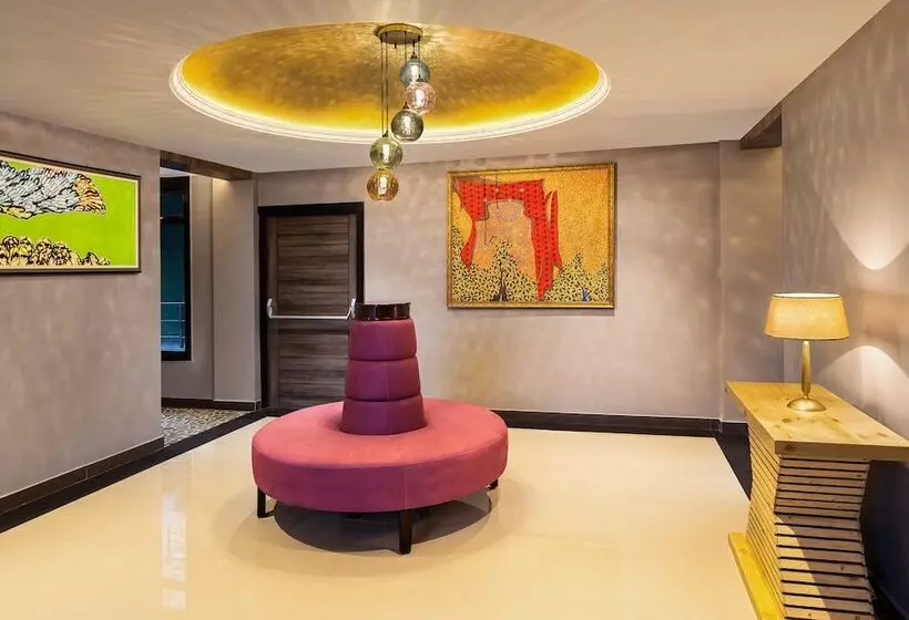 ホテル Justa Cliffend Resort & Spa Mashobra