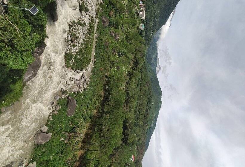 בית מלון כפרי Manuni Inn Riverside