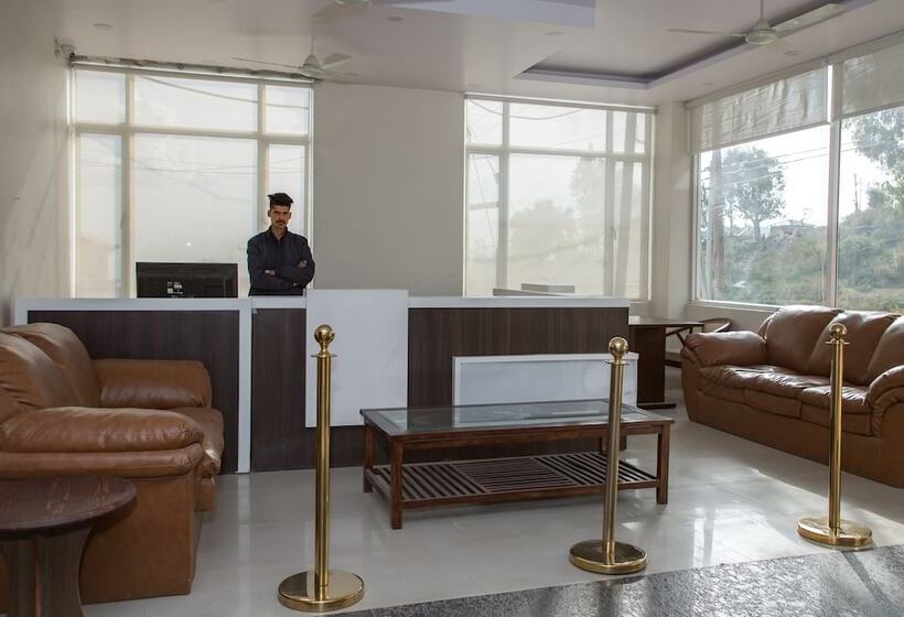 בית מלון כפרי Manuni Inn Riverside