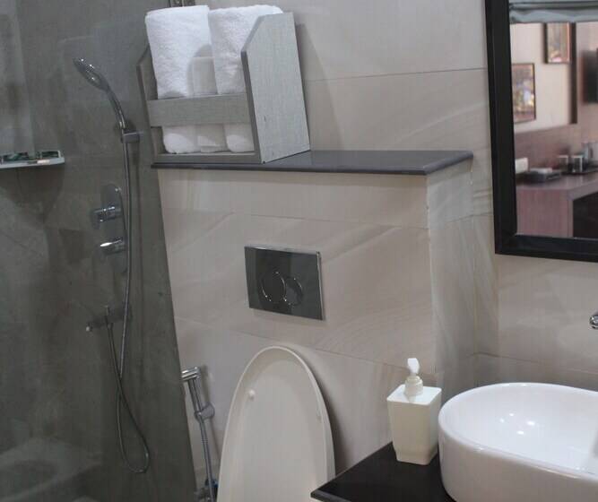 בית מלון כפרי Manuni Inn Riverside