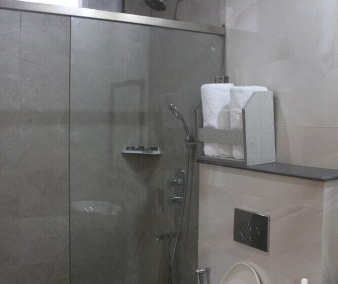 בית מלון כפרי Manuni Inn Riverside