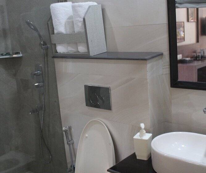 בית מלון כפרי Manuni Inn Riverside