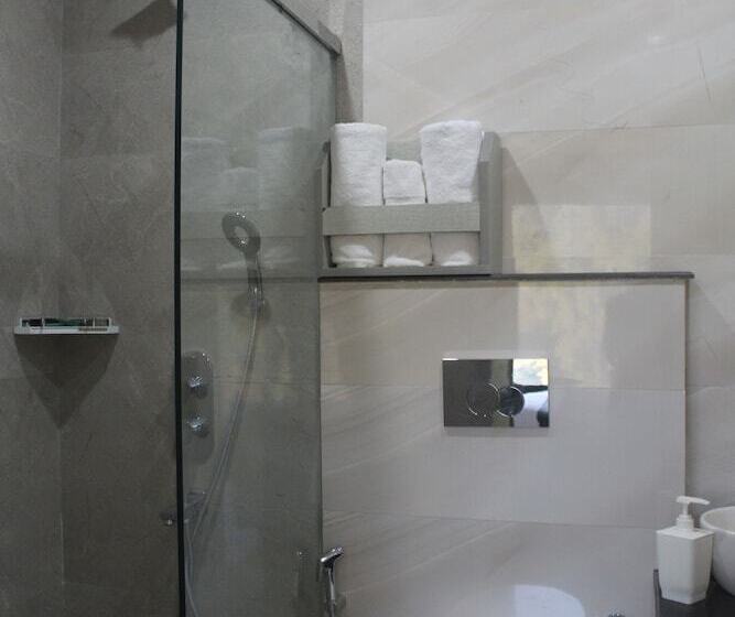 בית מלון כפרי Manuni Inn Riverside