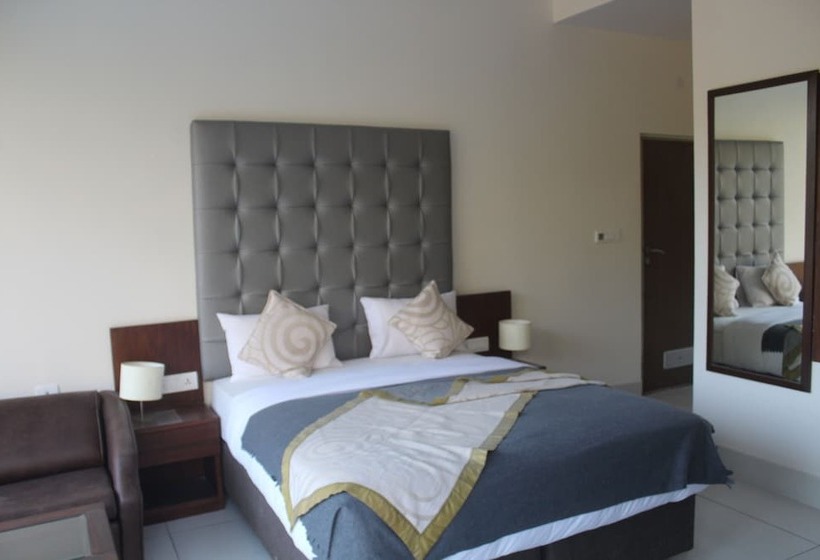 בית מלון כפרי Manuni Inn Riverside