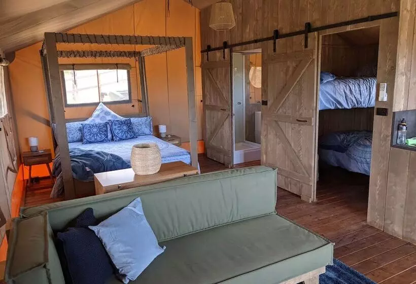 Maaseutuhotelli Maple Park