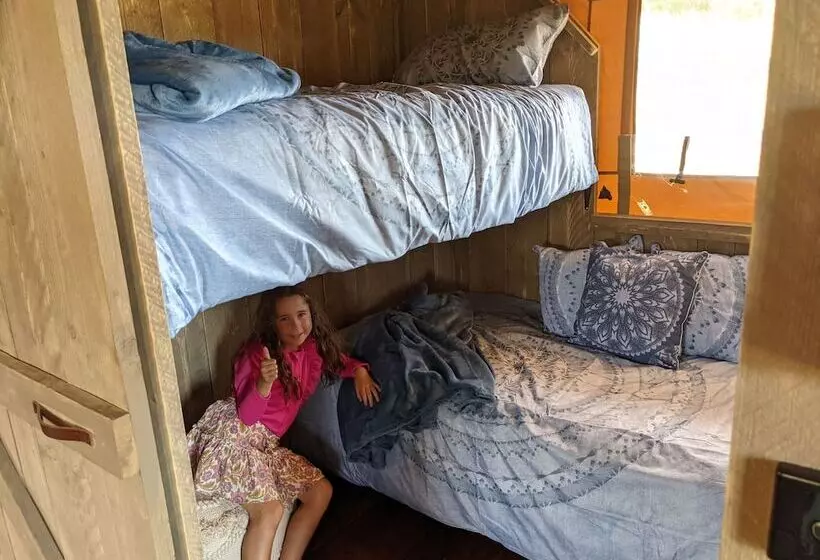 Maaseutuhotelli Maple Park