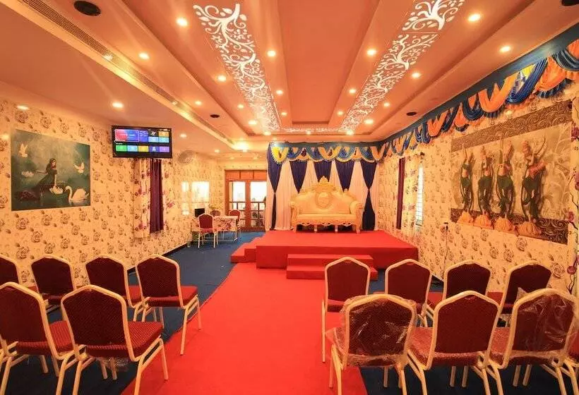 Hotelli Sri Sathiya Sai Residency