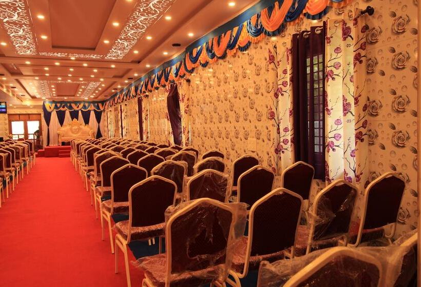 בית מלון כפרי Sri Sathiya Sai Residency