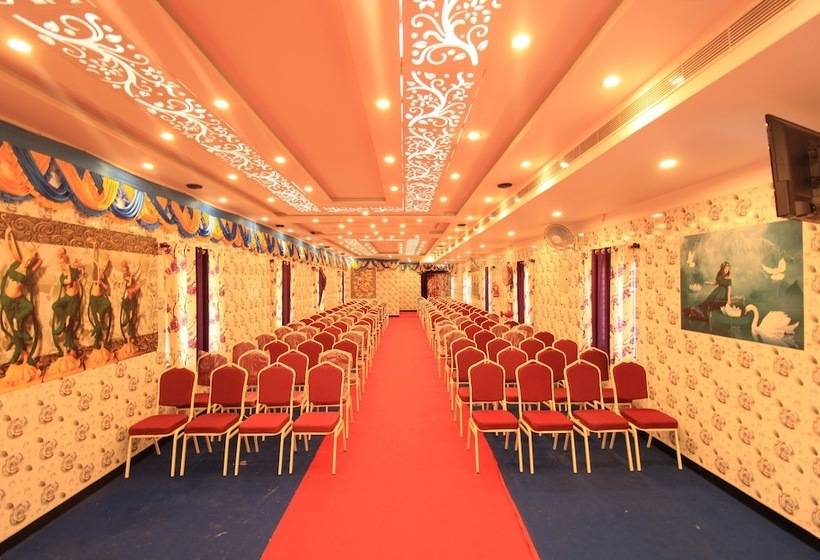 בית מלון כפרי Sri Sathiya Sai Residency