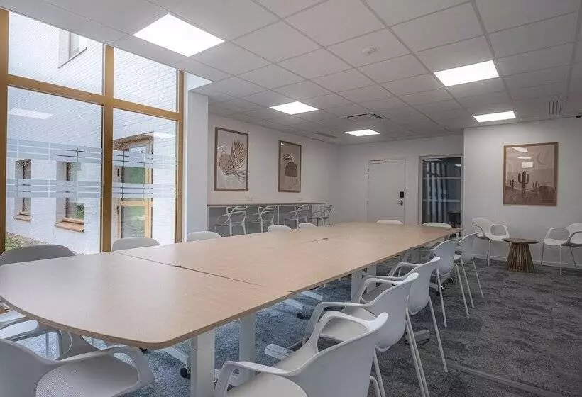 Hotelli The Originals Boutique Hôtel Amiens Sud