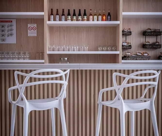 Hotelli The Originals Boutique Hôtel Amiens Sud