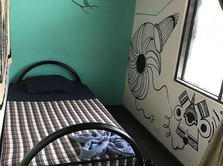 In The Wind Hostel And Guesthouse