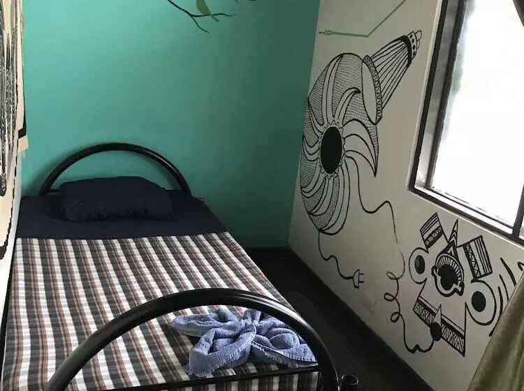 In The Wind Hostel And Guesthouse