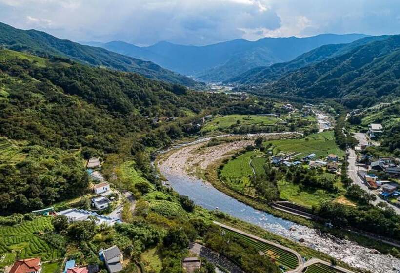 Pensjonat Hadong Yegrina Pool Villa