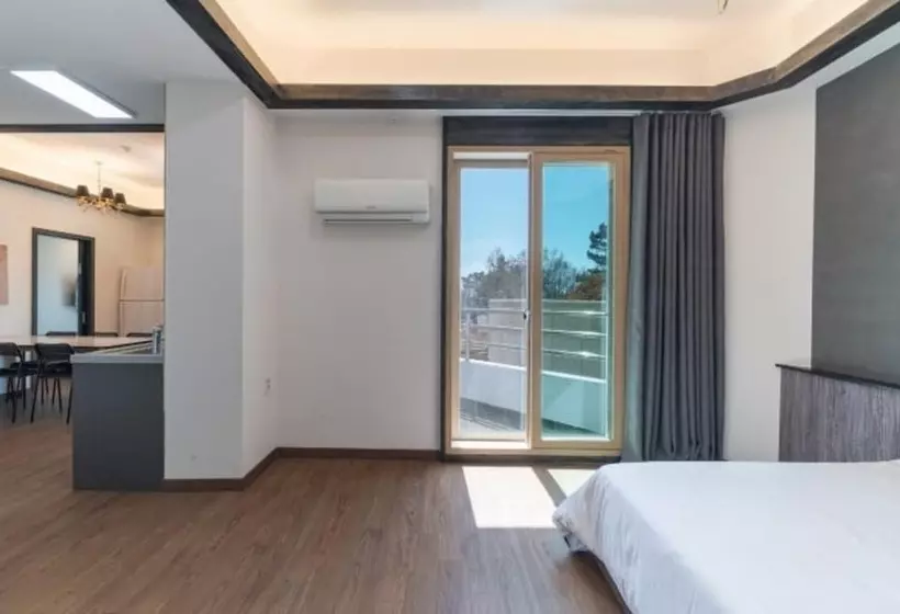 پانسیون Jebudo Kerensia Resort