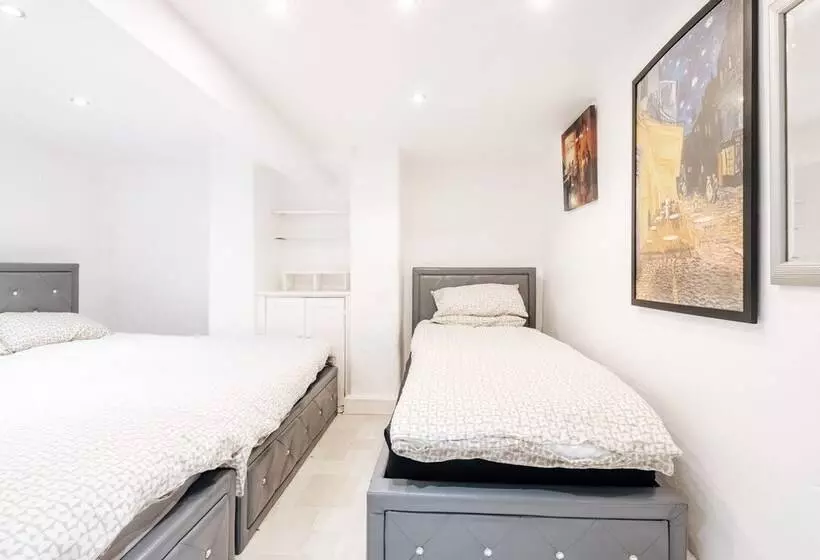 ペンション Luxury Town House