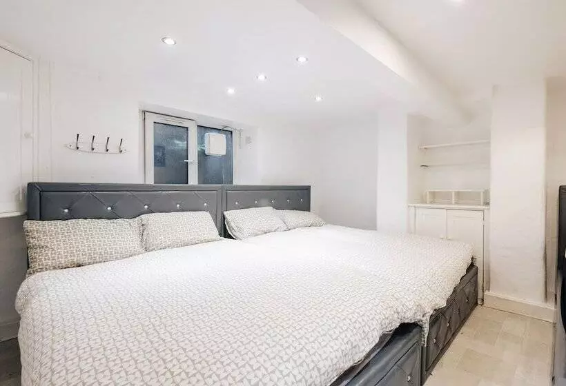 ペンション Luxury Town House