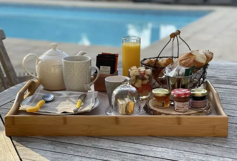 Majatalo Marquise Barbot