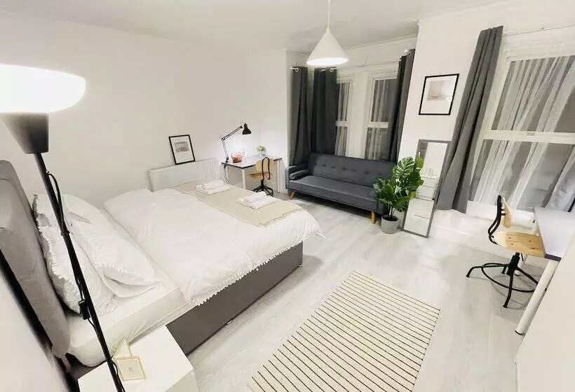 ペンション Norman Guest House