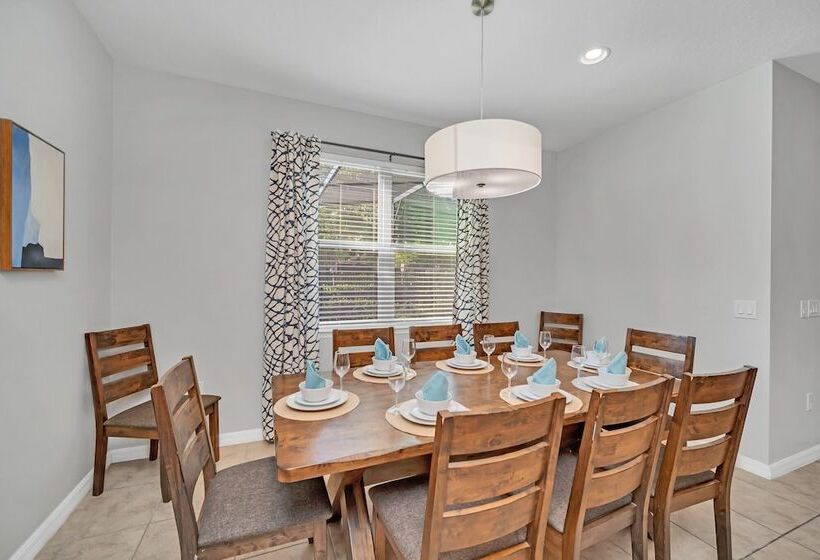 Stunning Modern Family Villa, Pool & Jacuzzi With Private View, Themed Bedrooms!