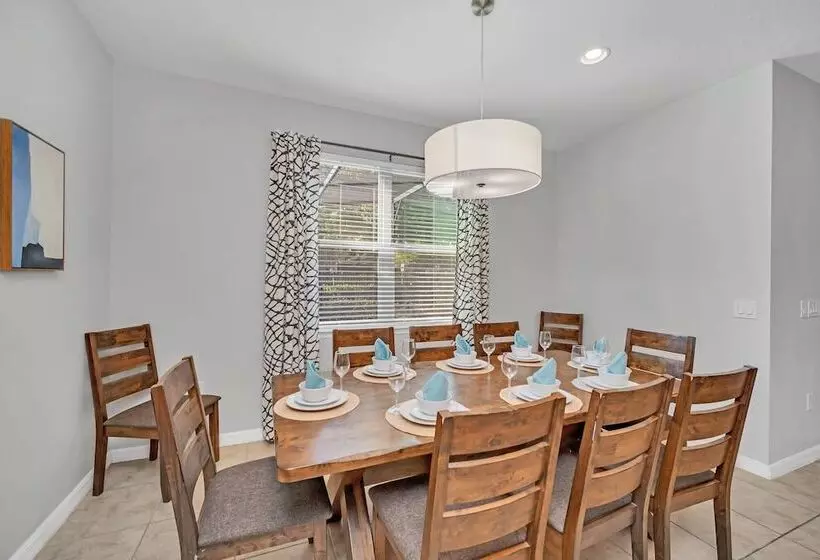 Stunning Modern Family Villa, Pool & Jacuzzi With Private View, Themed Bedrooms!