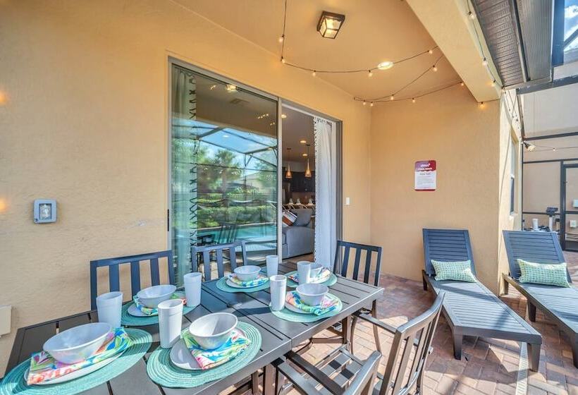 Stunning Modern Family Villa, Pool & Jacuzzi With Private View, Themed Bedrooms!