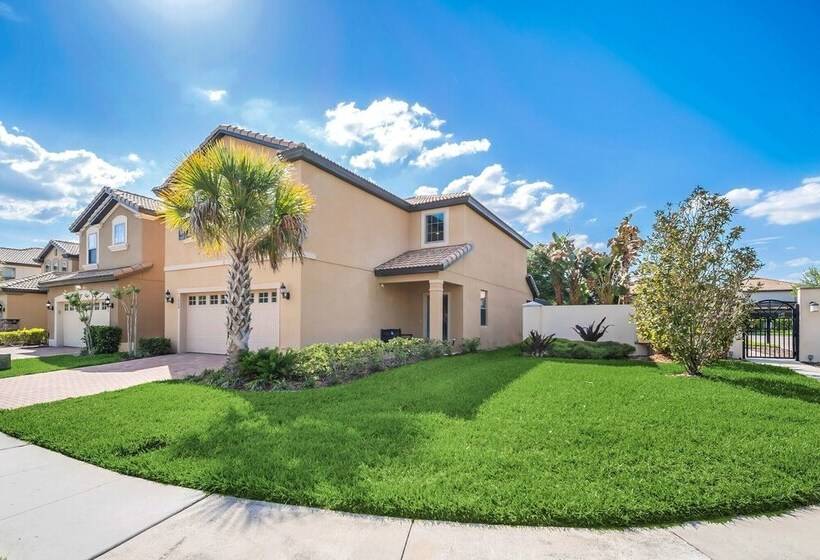 Stunning Modern Family Villa, Pool & Jacuzzi With Private View, Themed Bedrooms!