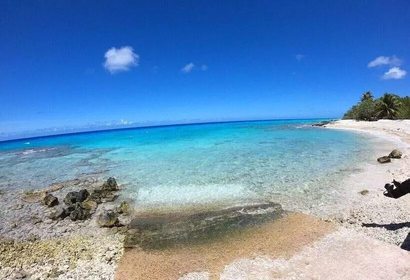 تختخواب و صبحانه Moana Breeze Rangiroa   Rental Car Included   Air Conditioning   Wi Fi