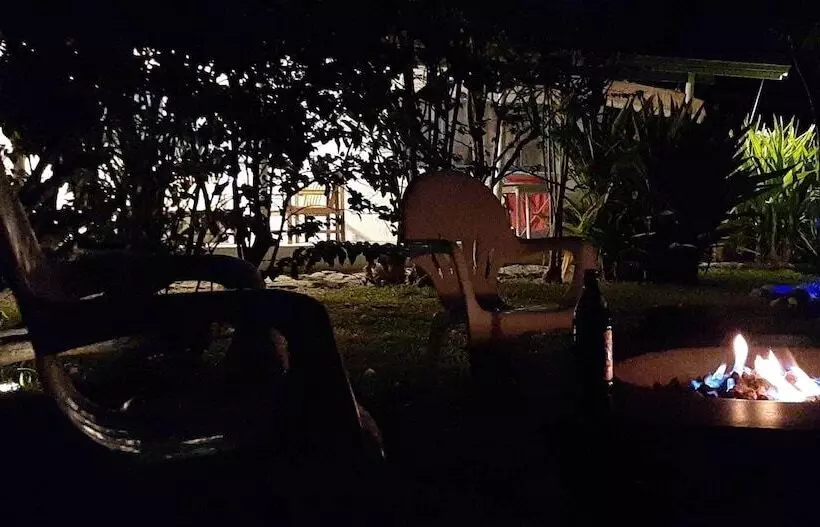 تختخواب و صبحانه Moana Breeze Rangiroa   Rental Car Included   Air Conditioning   Wi Fi