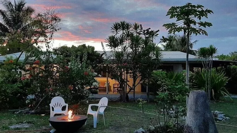 تختخواب و صبحانه Moana Breeze Rangiroa   Rental Car Included   Air Conditioning   Wi Fi