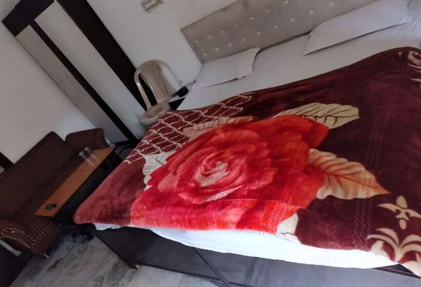 Hotel Goroomgo Shah Guest House Nainital