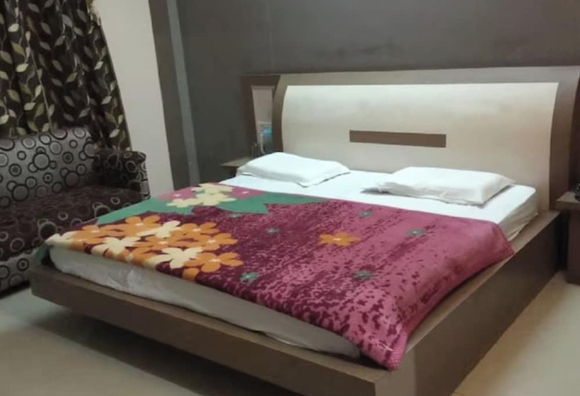 호텔 Goroomgo Shakuntala Katra