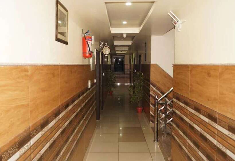 호텔 Goroomgo Shakuntala Katra