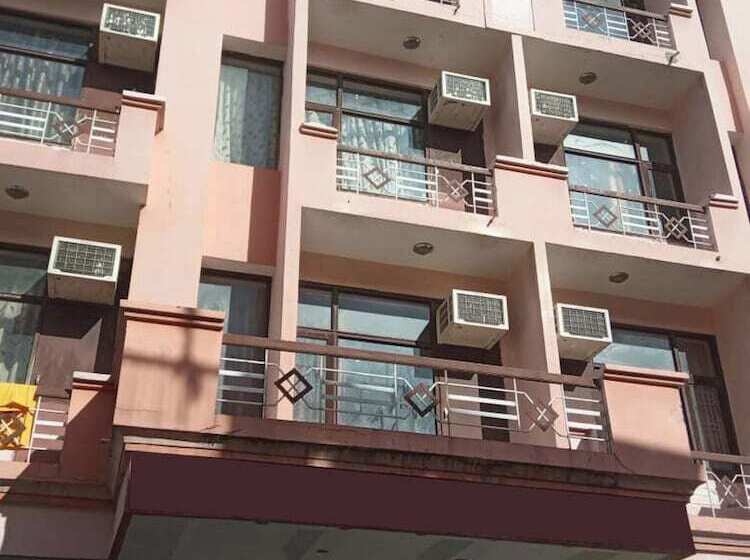 호텔 Goroomgo Shakuntala Katra