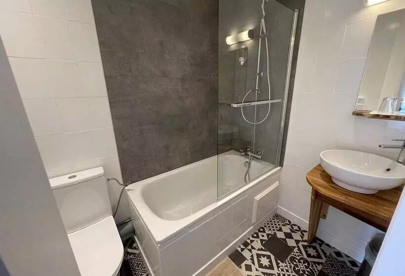 Hotelli Le Central Hôtel Bar