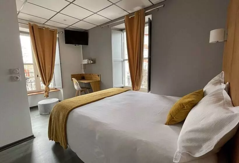 Hotelli Le Central Hôtel Bar