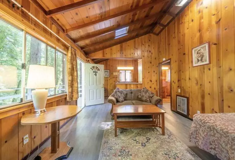 Hotelli Masood S Lodge