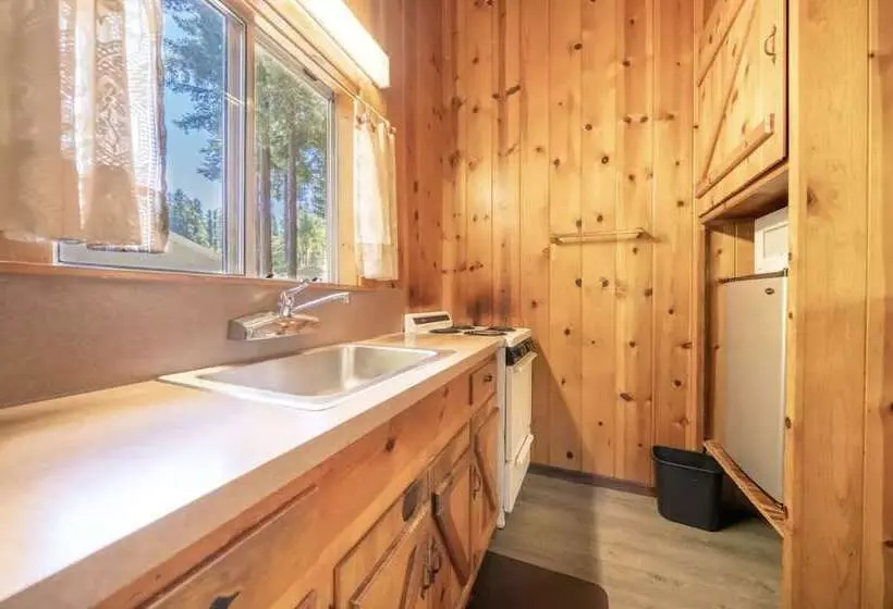 Hotelli Masood S Lodge