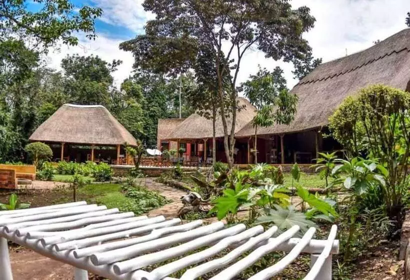 هتل Primate Lodge