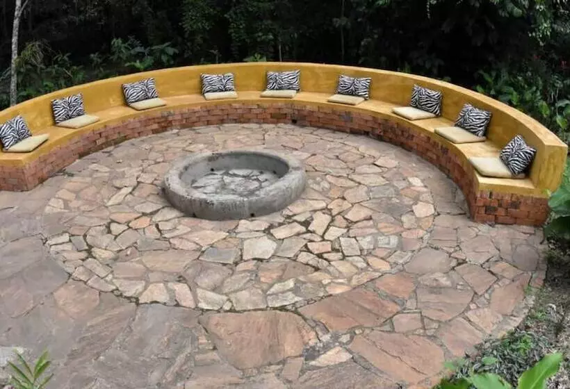 هتل Primate Lodge