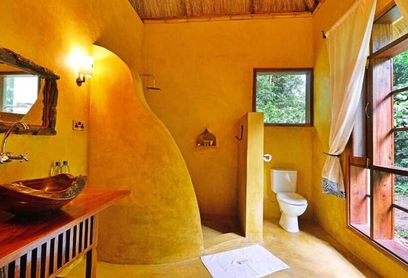 هتل Primate Lodge